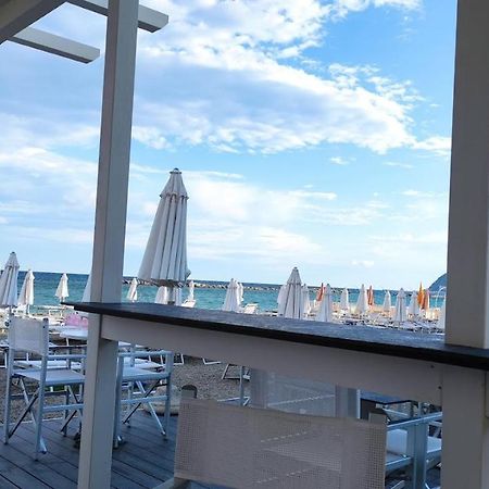 Hotel Fortuna San Bartolomeo Al Mare Bagian luar foto